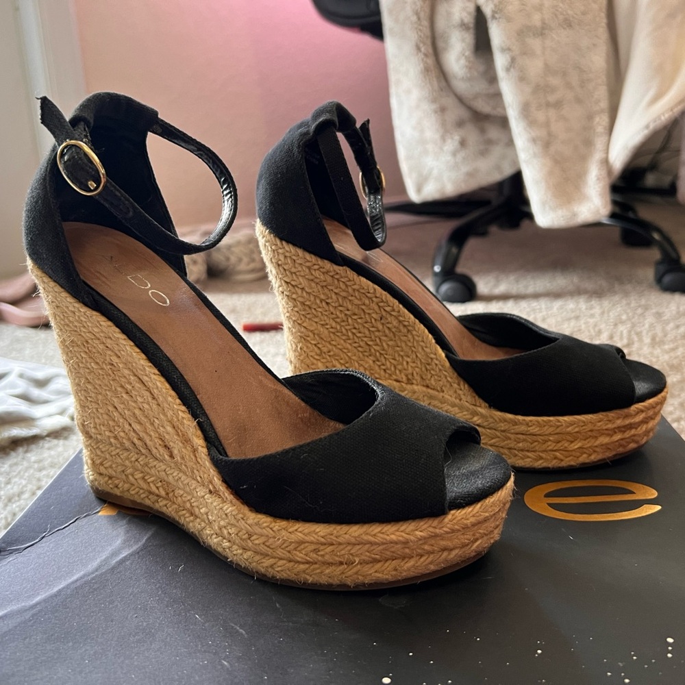 Aldo Black and Tan Wedge Sandals